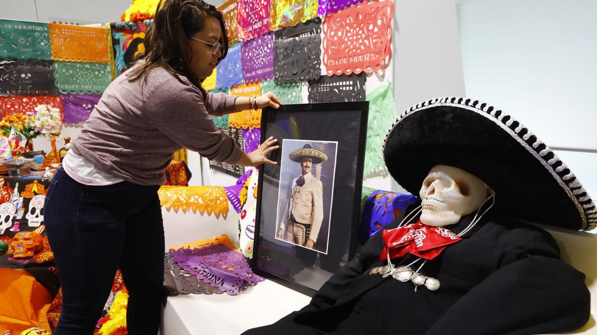 El altar está dedicado al cantante de rancheras Vicente Fernández, fallecido recientemente.