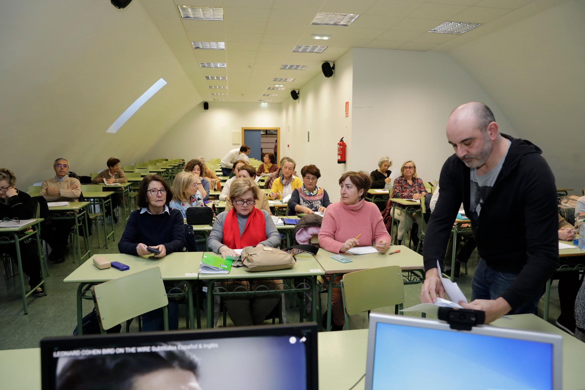 El nuevo curso de la UNED para aprender inglés con canciones, en imágenes