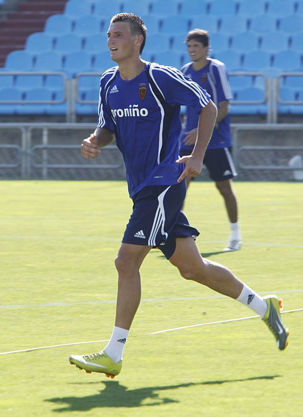 Adam Pinter se entrena por primera vez con el Real Zaragoza