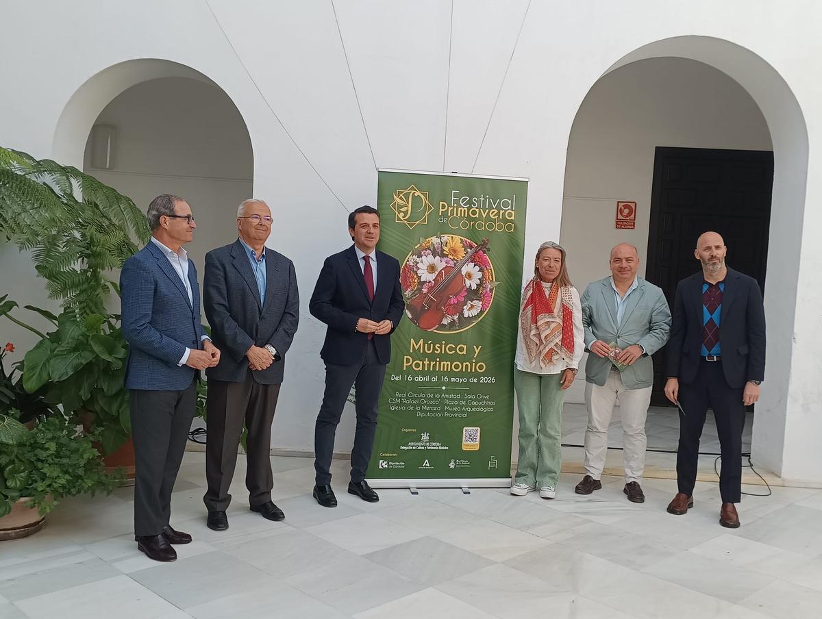 Nicolás de Bari, Juan Miguel Moreno Calderón, José María Bellido, Isabel Albás, Gabriel Duque y Eduardo Lucena en la presentación del Festival Primavera de Córdoba.