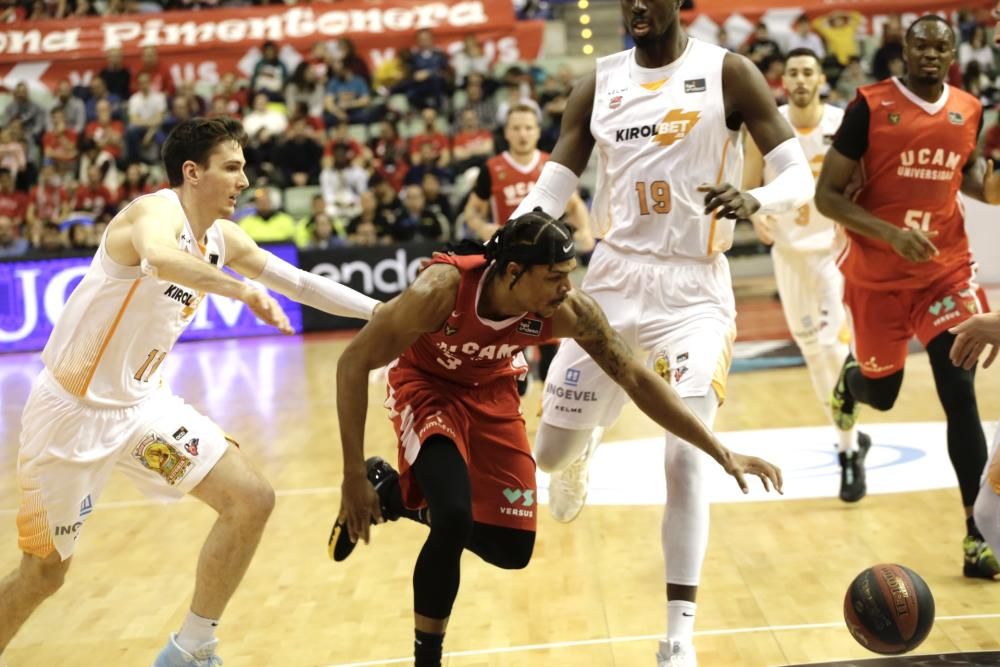 Encuentro entre el UCAM Murcia CB y el Baskonia