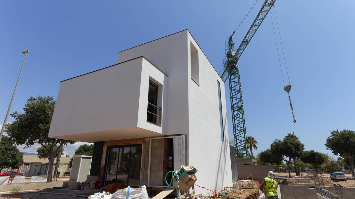 Imagen de la construcción de viviendas unifamiliares en Castelló, una modalidad que está en auge desde el covid.