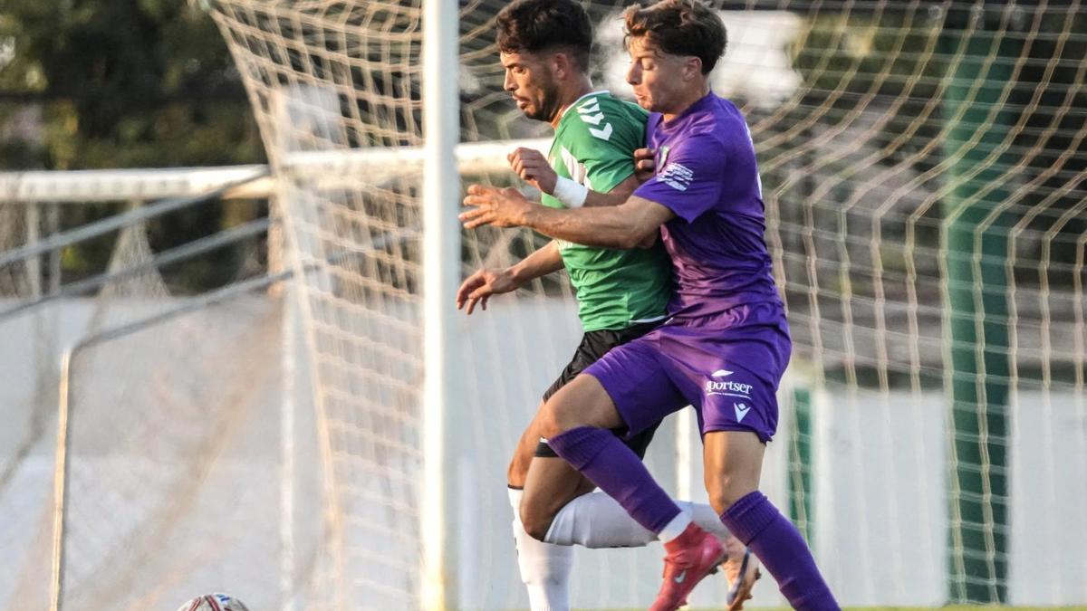 Cacereño y Villanovense, en acción el pasado 31 de julio.
