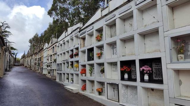 Nichos en el cementerio municipal de Bueu.