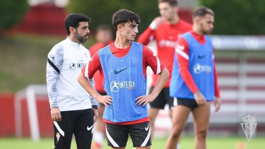 Gilberto Zapico, en un entrenamiento del primer equipo del Sporting