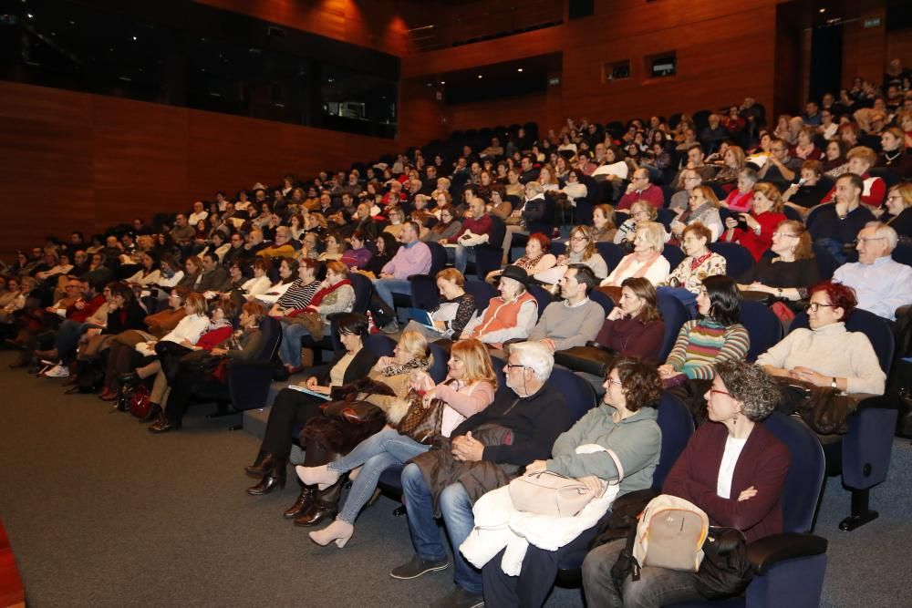 La conferencia de Urra reunió a gran número de asistentes // Alba Villar