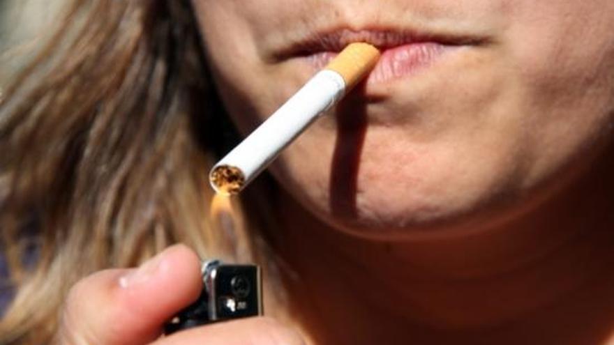La contaminació fa augmentar les morts associades al tabac