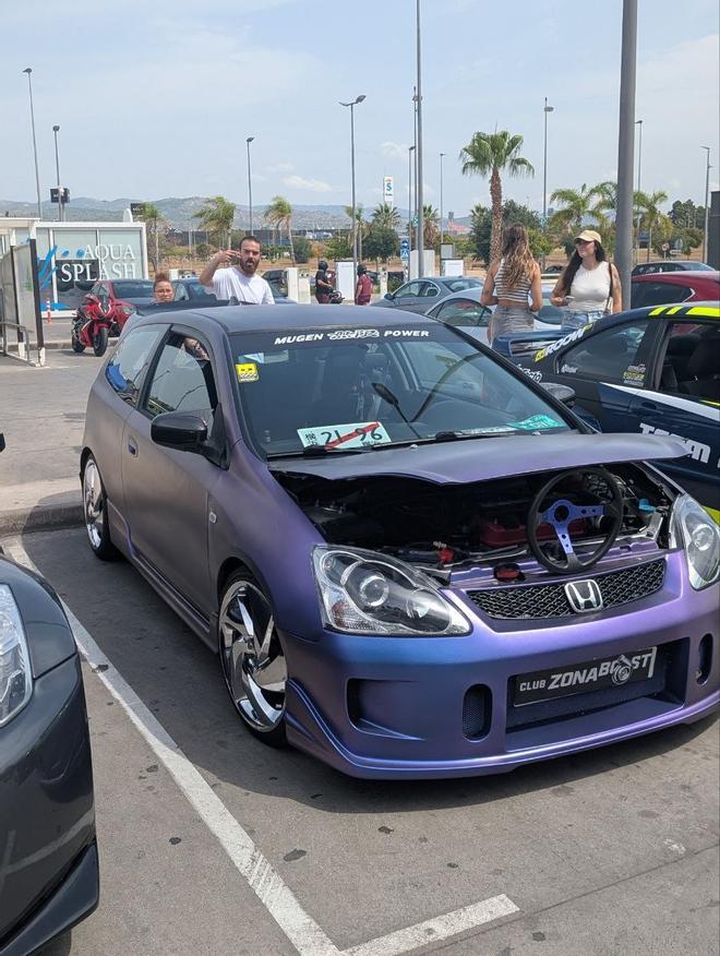 Desde un Nissan de 60.000 euros llegado de Japón hasta proyectos hechos en casa: así es el Cars&Coffee de Castelló