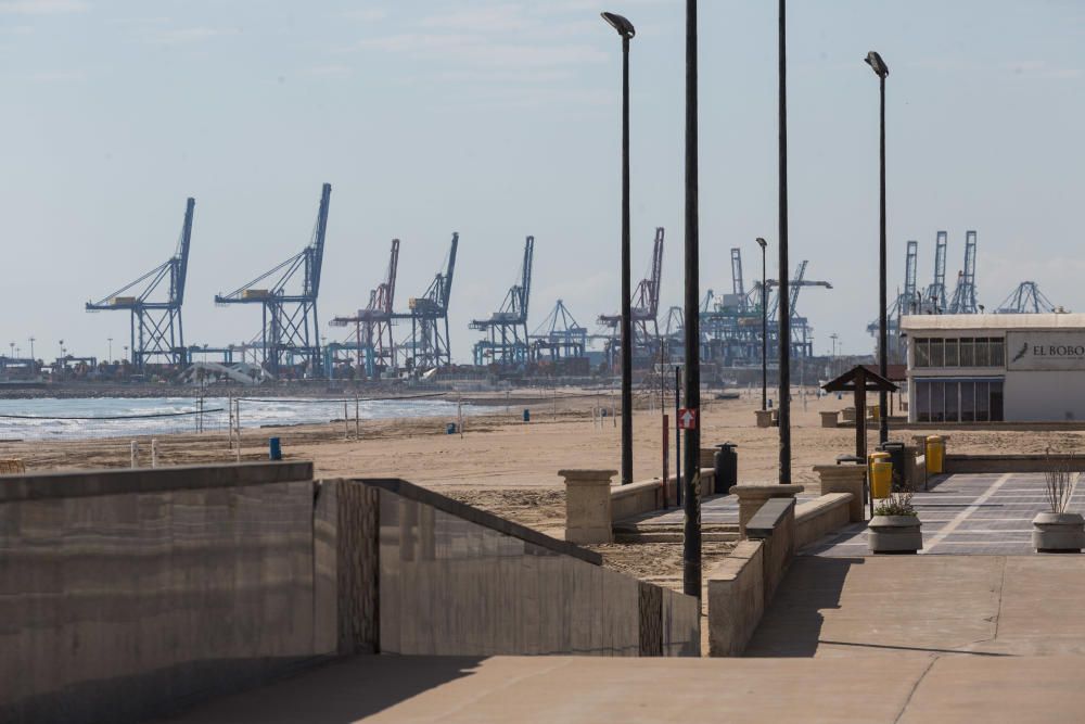 La playa de València es un desierto