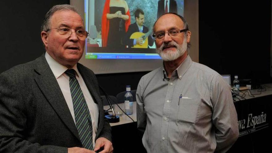 Por la izquierda, Ángel García Prieto y Ramón García Ovide, ayer, en el Club Prensa Asturiana.