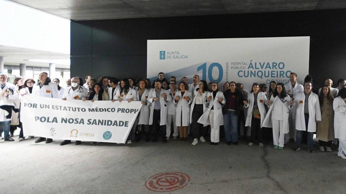 Concentración en el Cunqueiro en la segunda jornada de huelga en la sanidad gallega