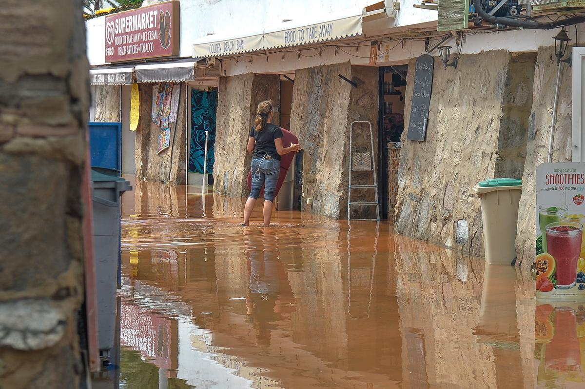 Dia después de la lluvia en Puerto Rico y Playa del Inglés Dia después de la lluvia en Puerto Rico y Playa del Inglés