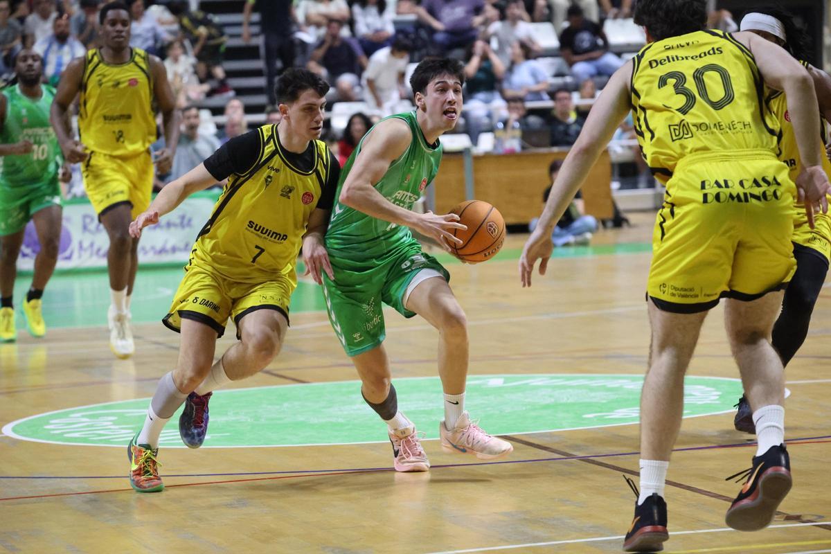 Galería | Las mejores imágenes del Amics Castelló-CB Llíria en el Ciutat Castelló