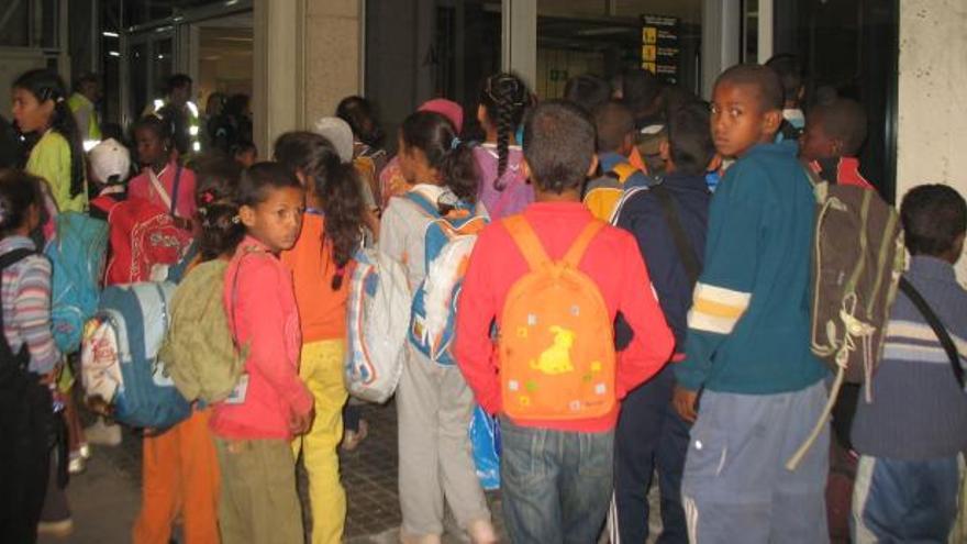 Ayer llegaron al Aeropuerto de Málaga 300 niños.