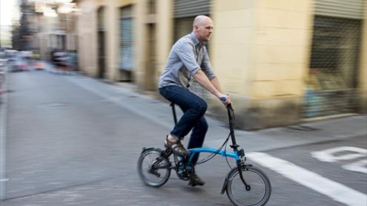 «Ya toca sacar el coche privado de la ciudad»_MEDIA_1