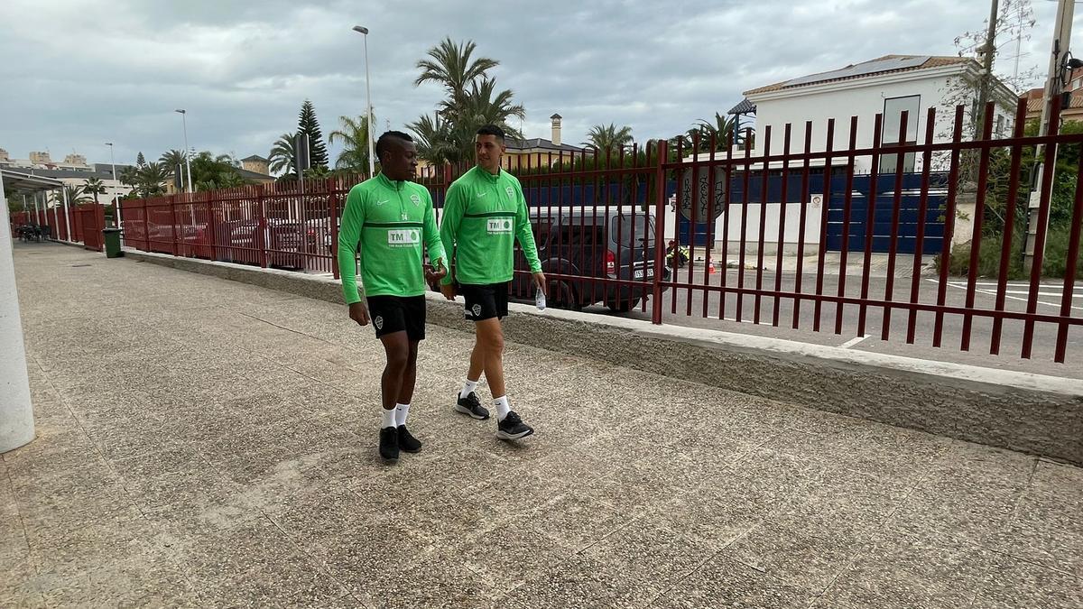 Helibelton Palacios y Enzo Roco, a su llegada al campo de entrenamiento del Elche