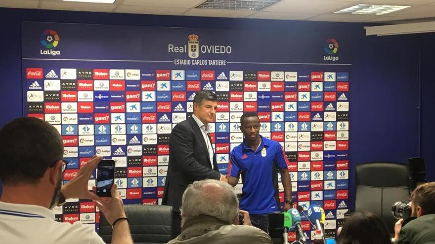 César y Yeboah, en la presentación del africano