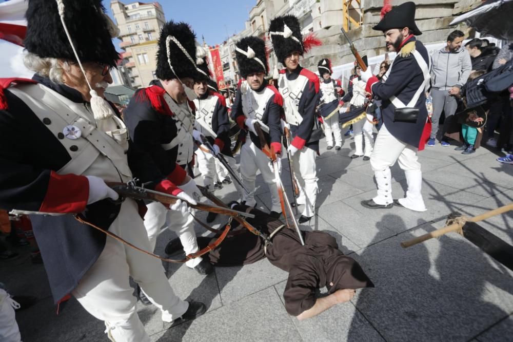 Las tropas napoleónicas campan a sus anchas por el Casco Vello sin saber que el domingo serán expulsados de la ciudad.