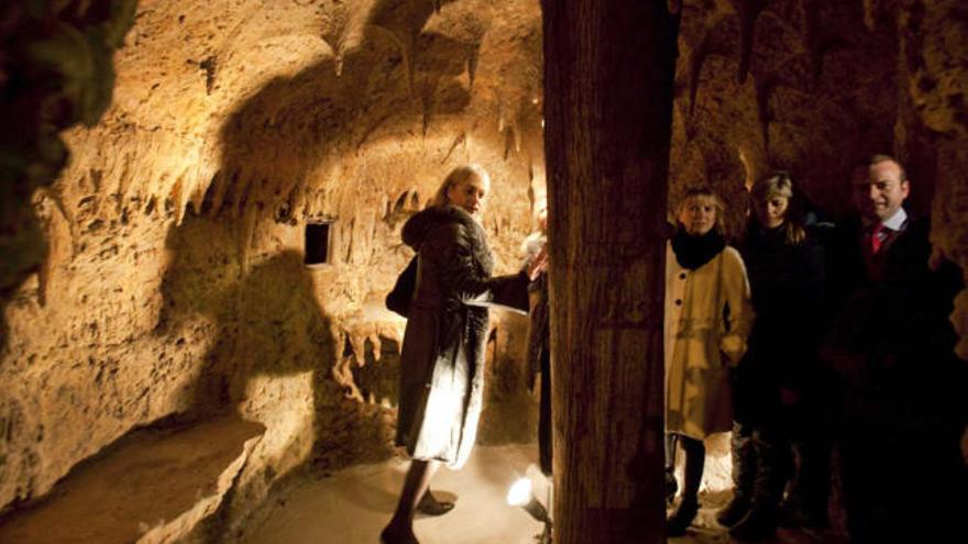Restaurada la &quot;gruta romántica&quot; del Panteón de Quijano