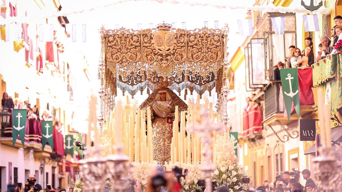 Esperanza de Triana en el Altozano.