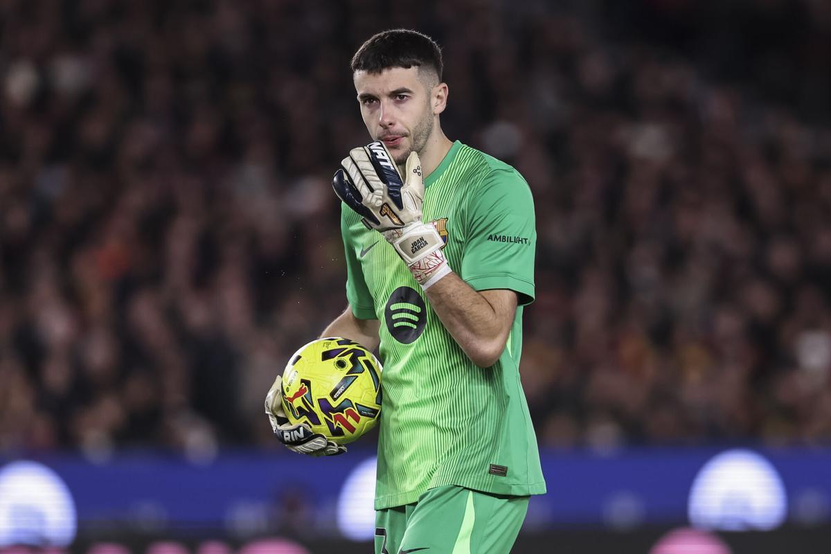 Joan Garcia of FC Barcelona gestures during the Spanish league, La Liga EA Sports, football match played between FC Barcelona and Atletico de Madrid at Spotify Camp Nou stadium on December 02, 2025 in Barcelona, Spain. AFP7 02/12/2025 ONLY FOR USE IN SPAIN. Javier Borrego / AFP7 / Europa Press;2025;SPORT;ZSPORT;SOCCER;ZSOCCER;FC Barcelona v Atletico de Madrid - La Liga EA Sports;