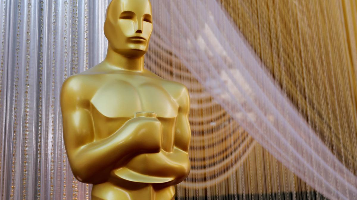 Una de las preciadas estatuillas que se reparten en los Premios Oscar.