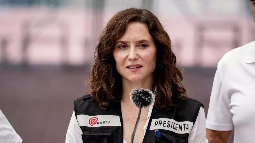 Ayuso afirma que la política de Sánchez en "inmigración descontrolada ataca también a la UE" y lamenta el trato a Italia