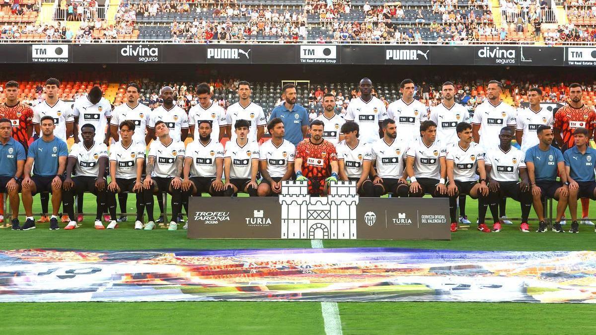 Foto de la plantilla del Valencia CF para la nueva temporada todavía sin cerrar definitivamente.