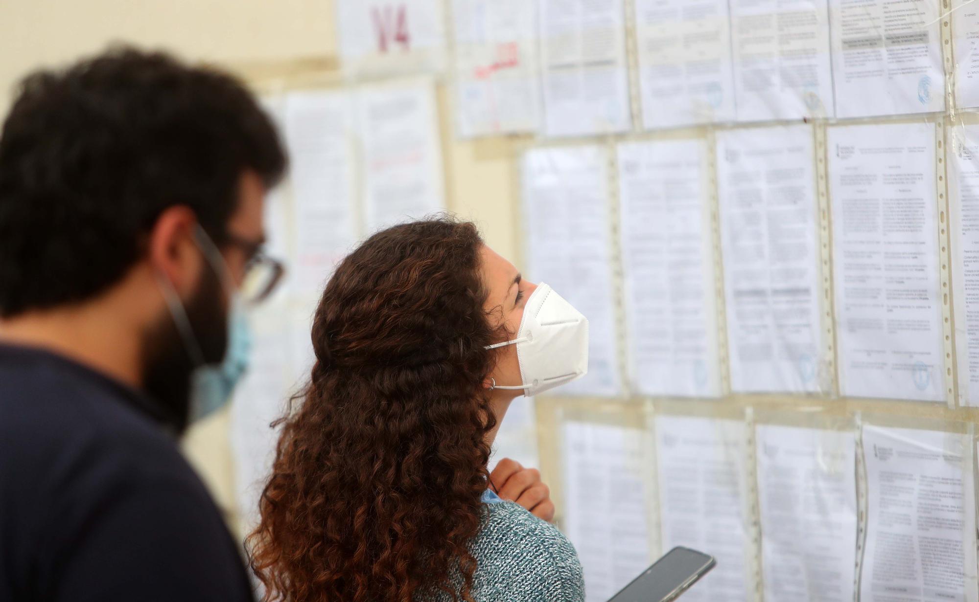 Así ha sido el examen de oposiciones a maestros de secundaria en el IES de Benicalap