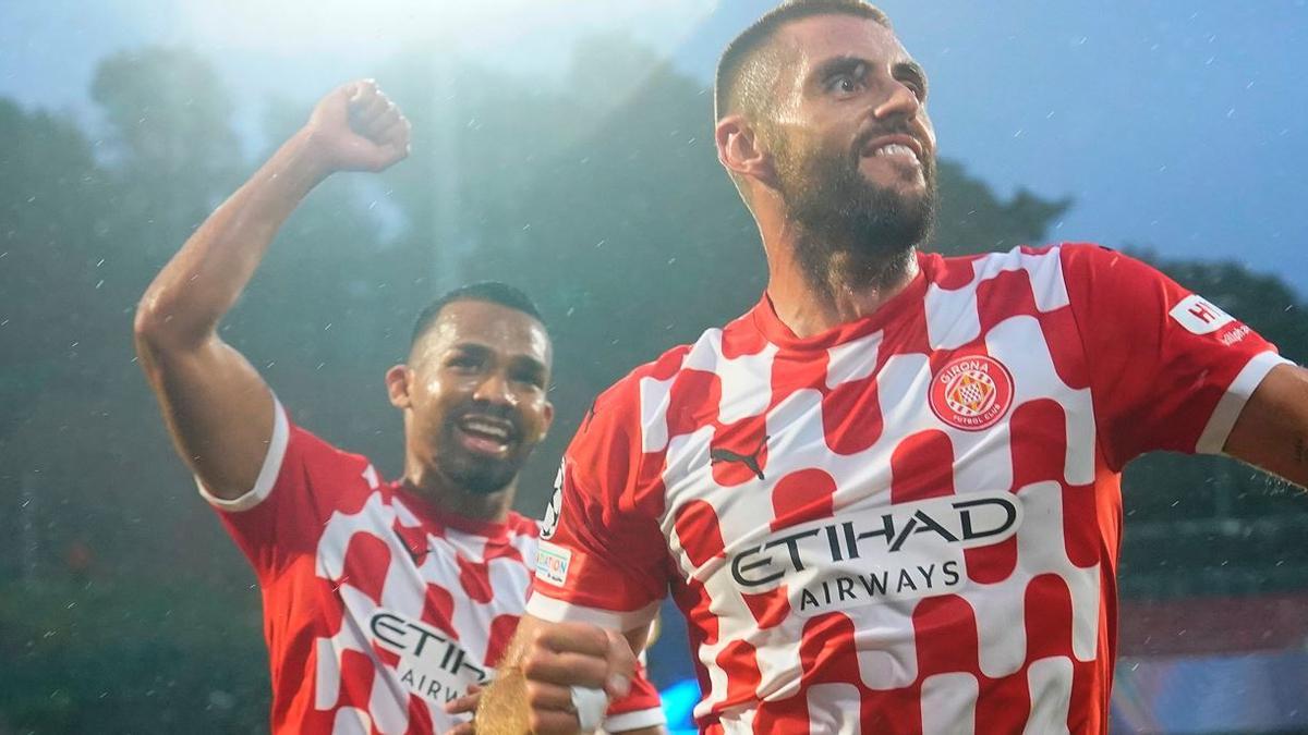 The first Christmas feeling giant