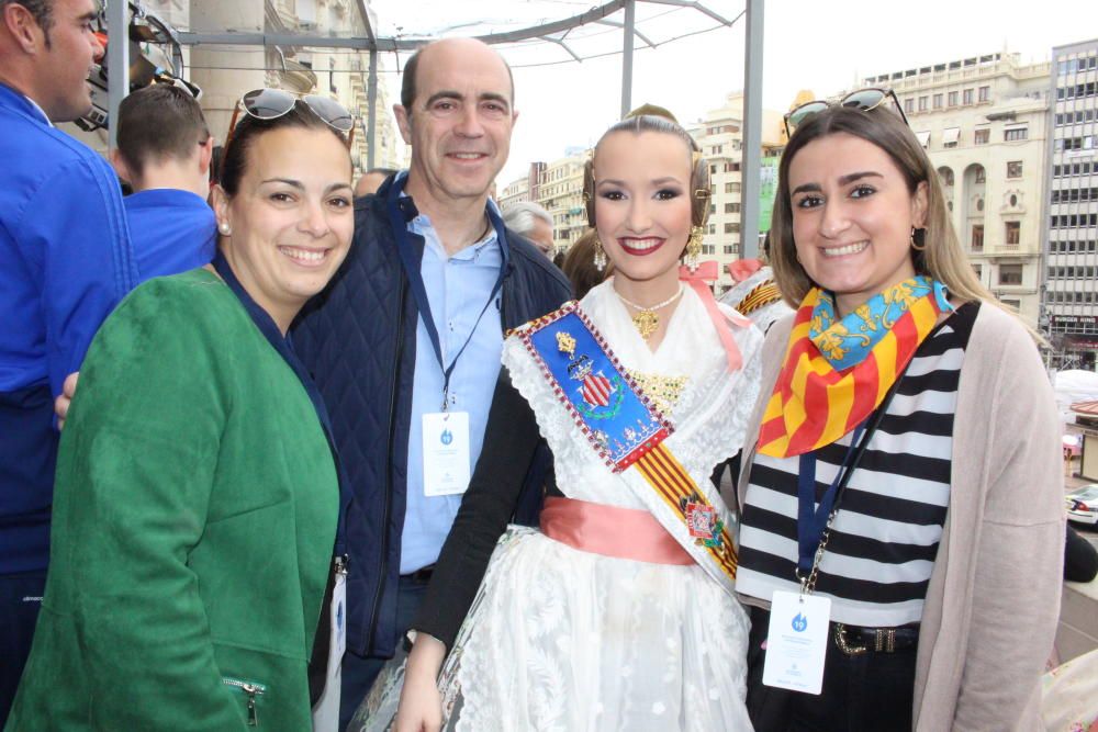 Neus Lozoya, con más amigos de Xirivella.