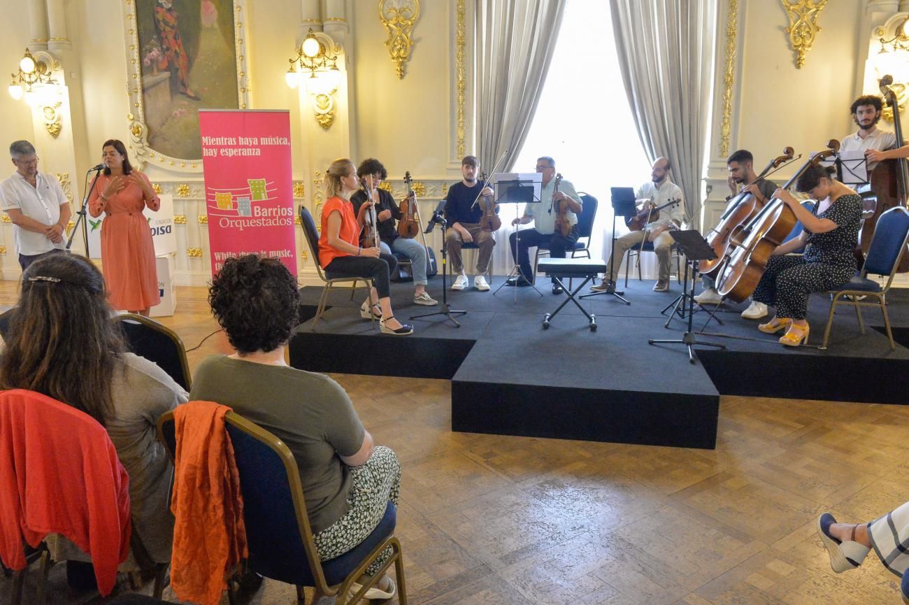 Encuentro con el joven violonchelista Kevin Santana en el Gabinete Literario