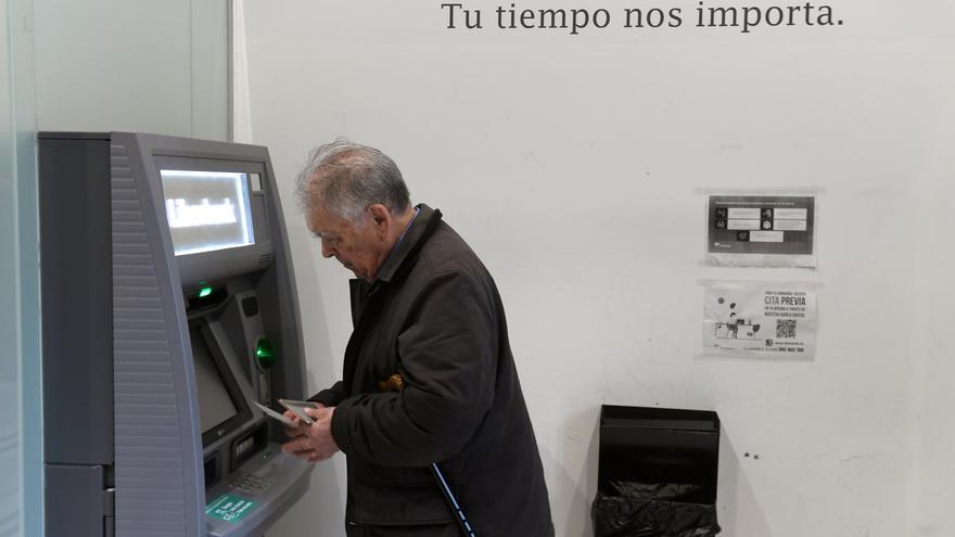 Los canarios pierden ocho millones al día en cuentas de ahorro sin remunerar