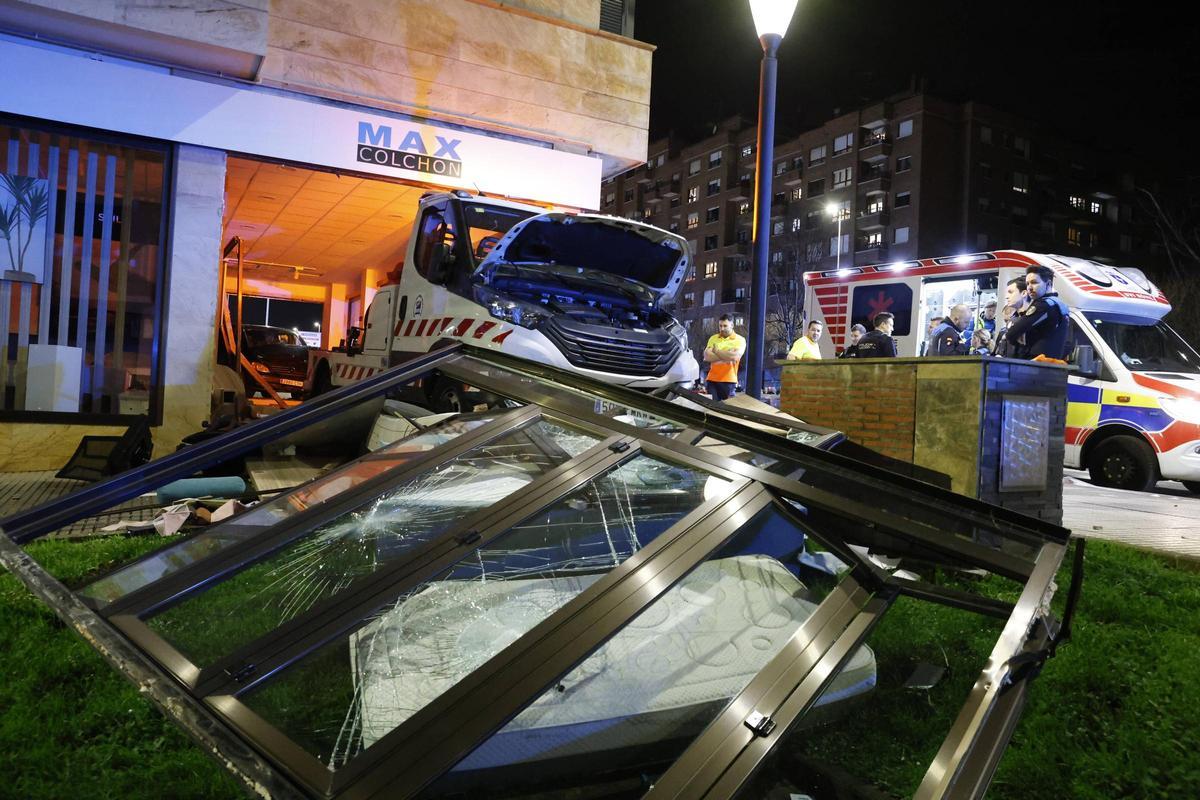 Brutal accidente de tráfico en Gijón con dos fallecidos