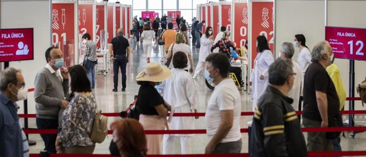 Amplían su trabajo Los vacunódromos ‘ganan’ tres jornadas extra | GERMÁN CABALLERO