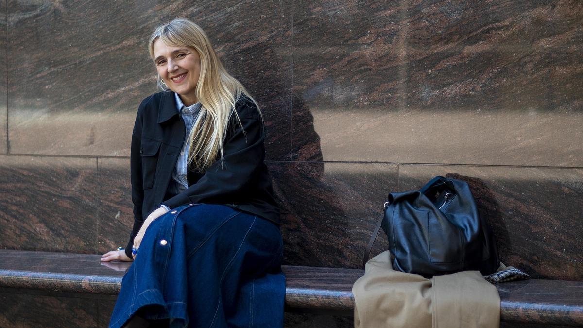 La crítica de cine de El Periódico, Desiree de Fez, fotografiada en el patio del CCCB