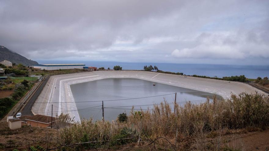 Las 23 balsas de Tenerife almacenan casi la mitad de agua que hace un año