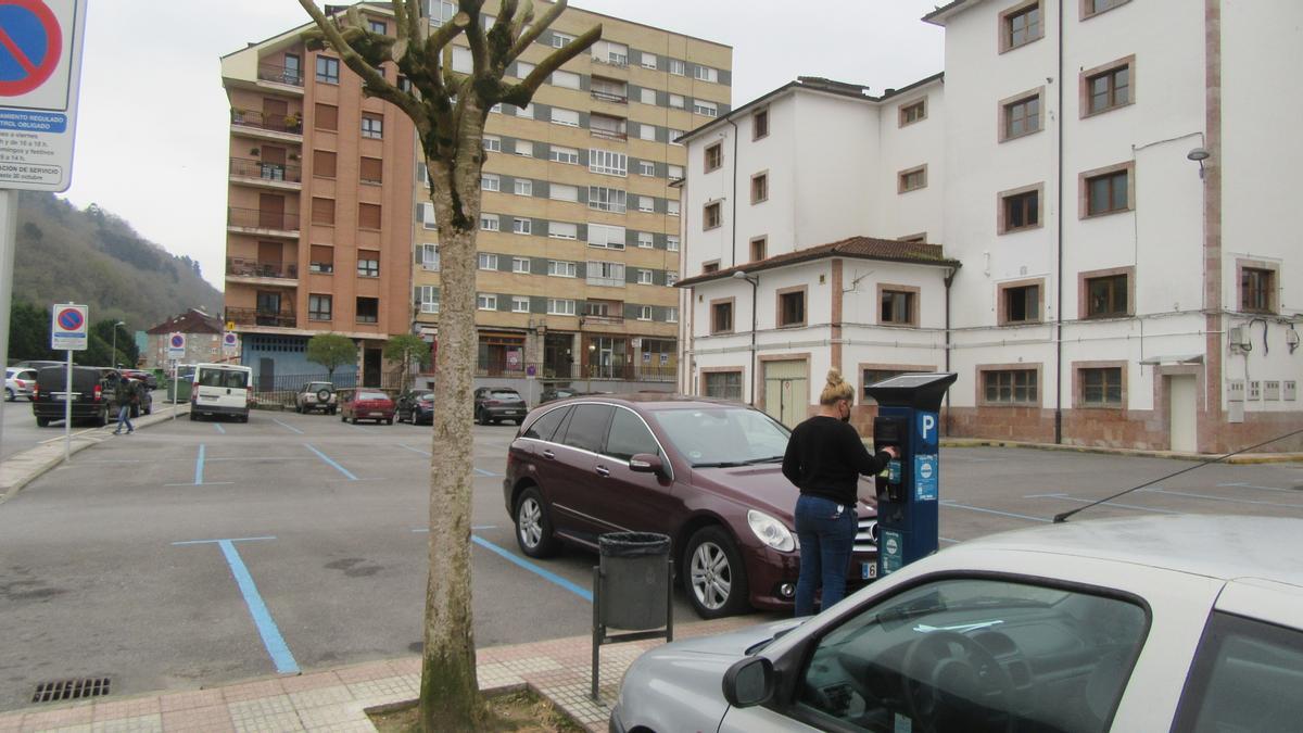 La zona azul en el barrio de El Censu, de Cangas de Onís.