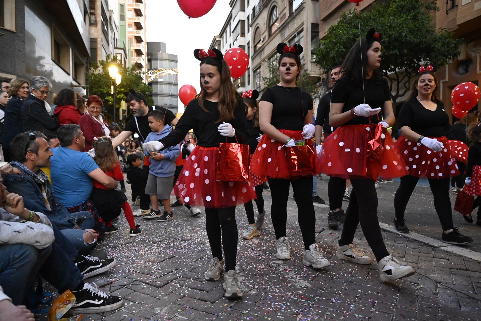 Desfile de collas y carros