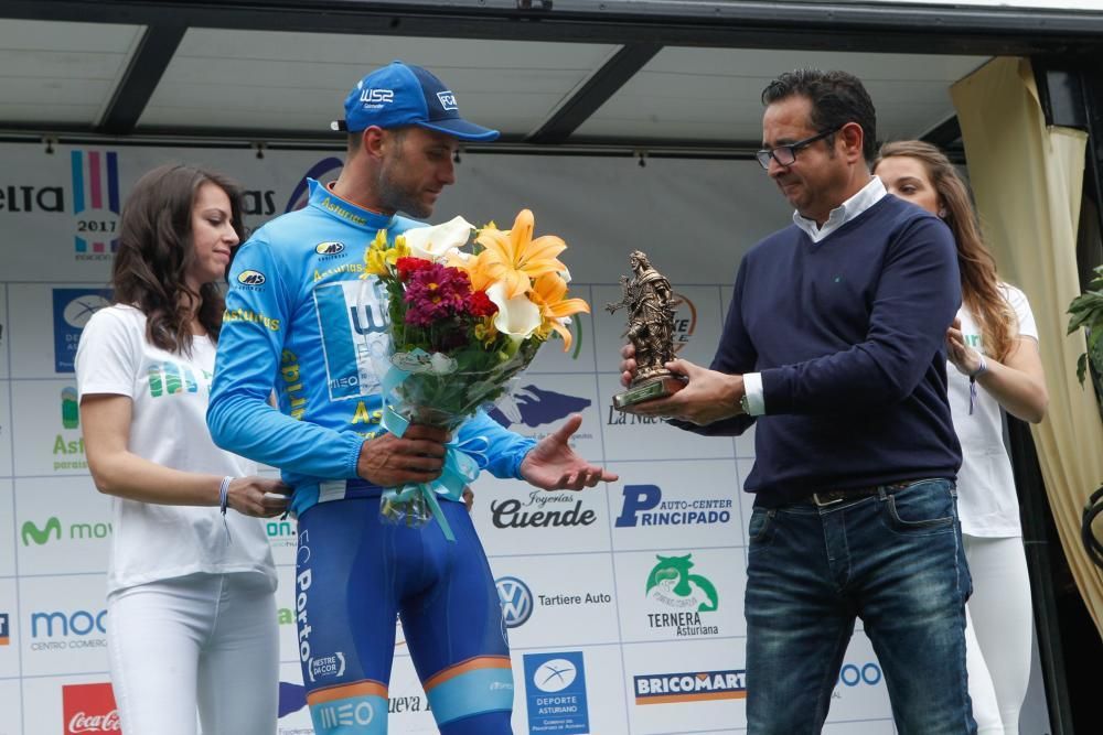 Raúl Alarcón gana a lo grande la Vuelta a Asturias tras adjudicarse la última etapa