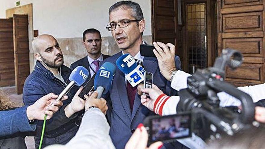 El Gobernador del Banco de España, Pablo Hernández de Cos, ayer en Oviedo.