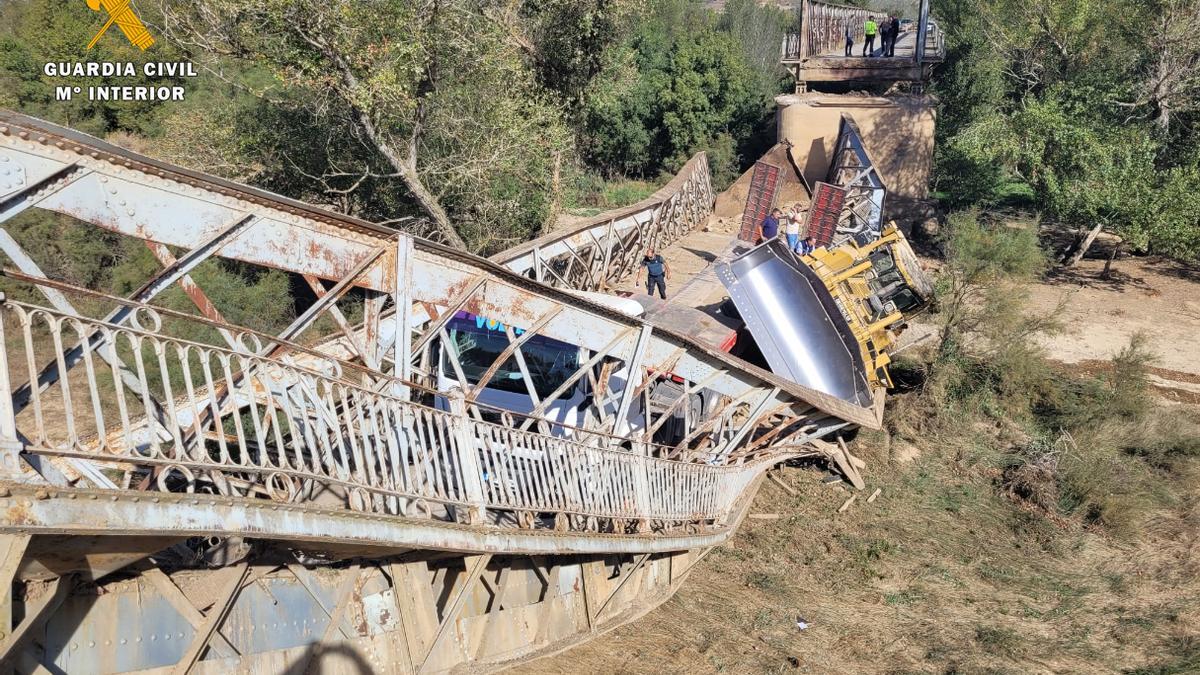 Así quedó el puente derrumbado.