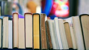 Esta semana, Marian Rojas ocupa dos puestos en la lista de más vendidos.