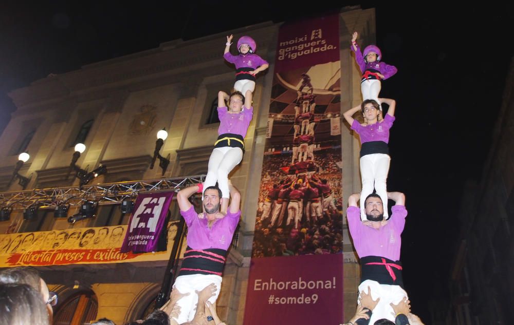 Els Moixiganguers celebren el primer castell de 9