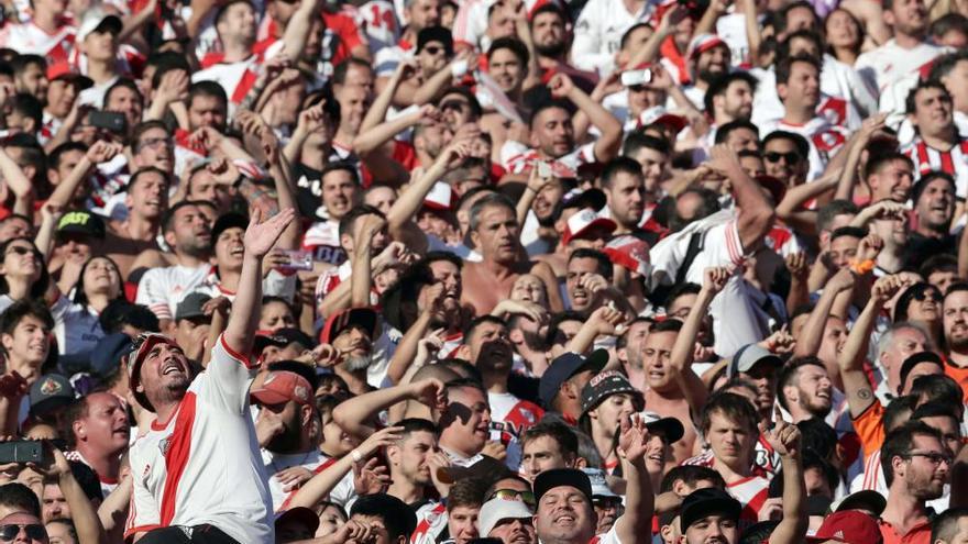 El River-Boca, aplazado por culpa de la violencia