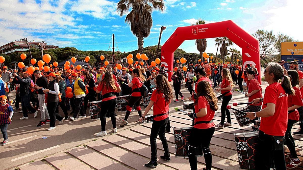 Grandes y pequeños se reunirán el próximo 6 de mayo en la 'V Caminada Solidària per l'Alzheimer' de Gavà