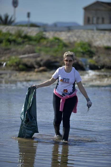 Recogida de plásticos en el Mar Menor