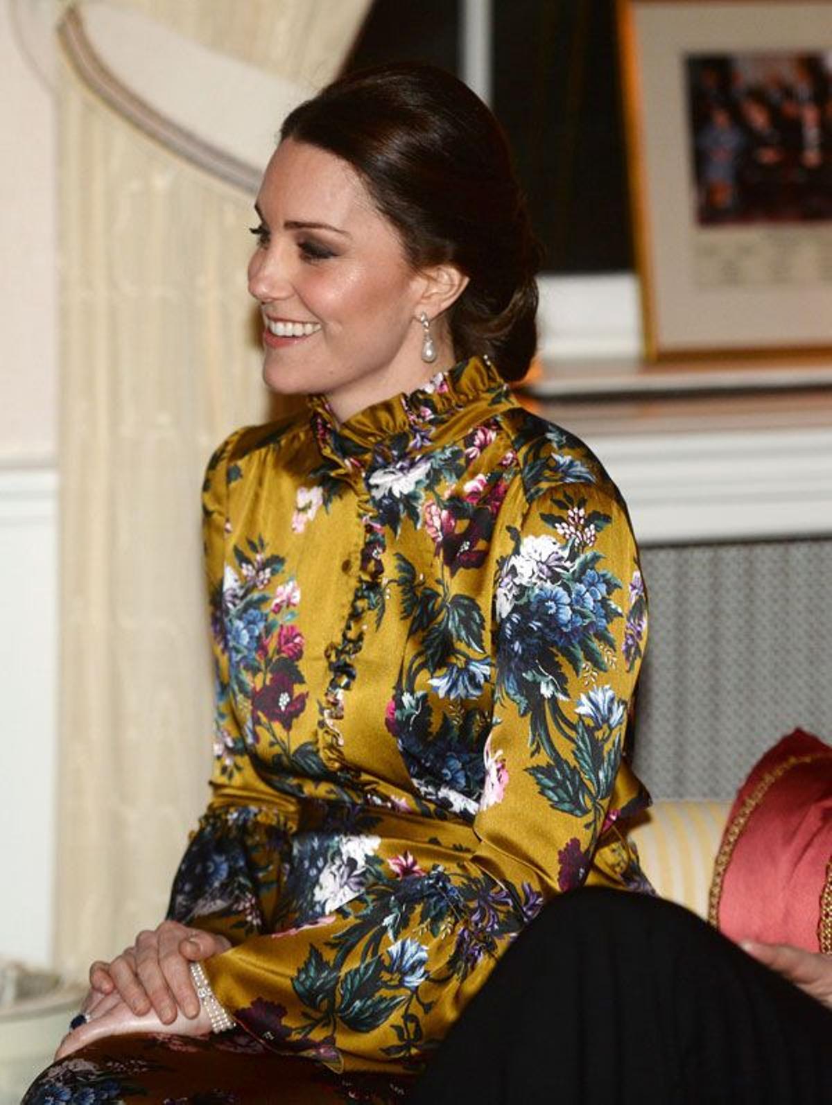 Detalle de Kate Middleton con vestido de flores de Erdem