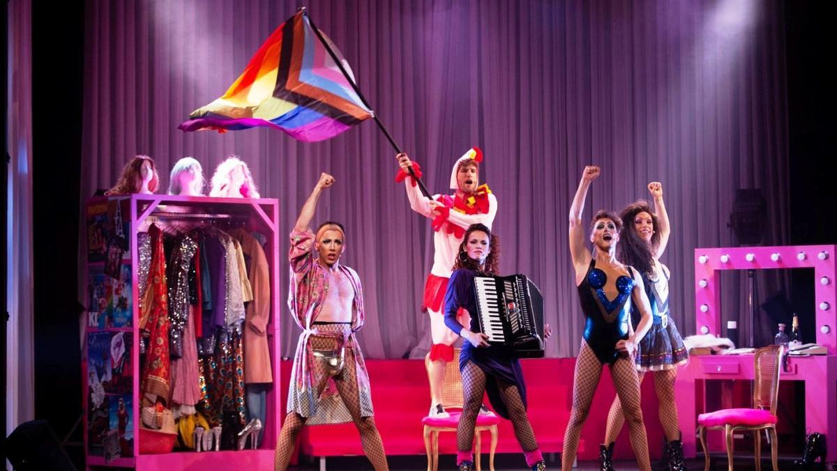 Uno de los momentos apoteósicos de este divertido musical. Uno de los momentos apoteósicos de este divertido musical.