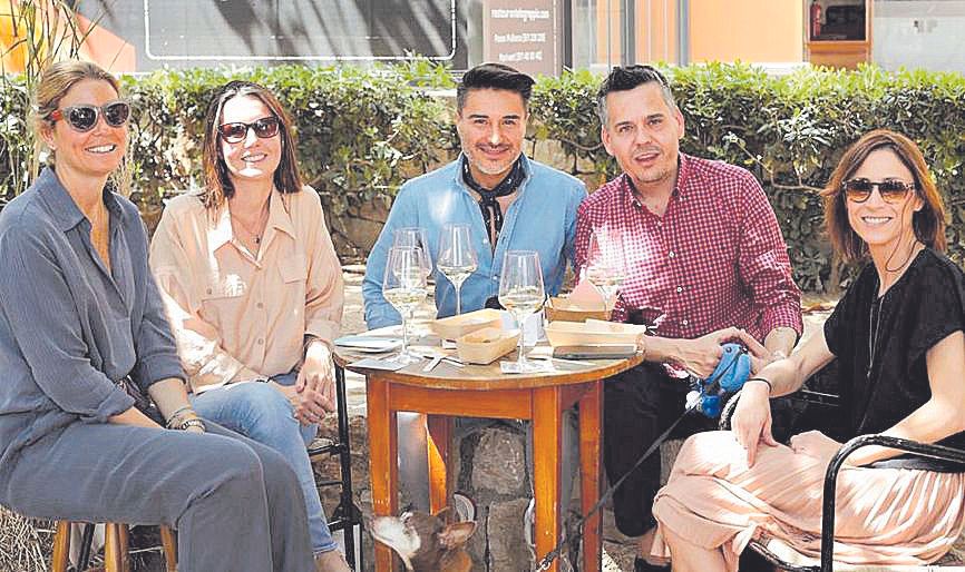 Bárbara Garriga, Elena Seijas, Julio Sarmiento, Juan Romaguera y Elena Ramos.